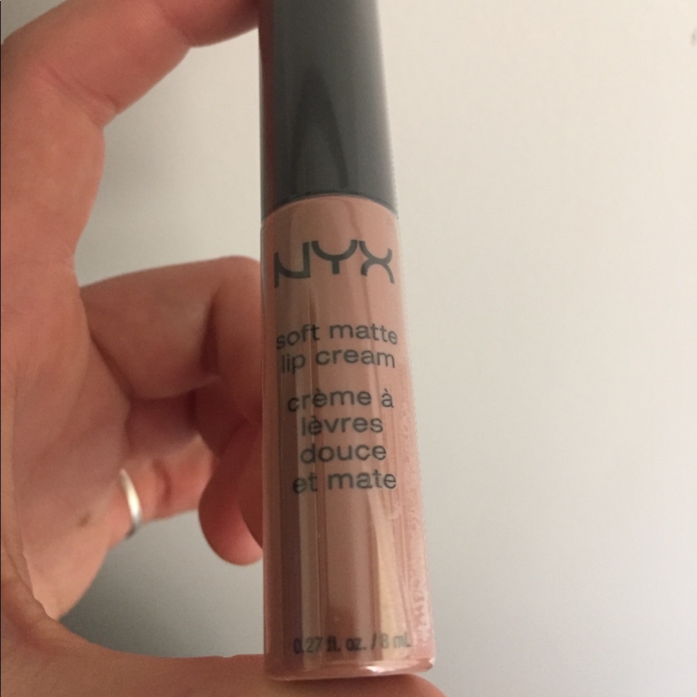 NYX Soft Matter Lip Cream